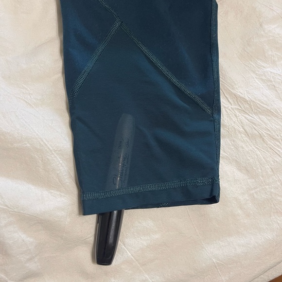 Old Navy Powersoft Cropped Legging - Picture 4 of 5